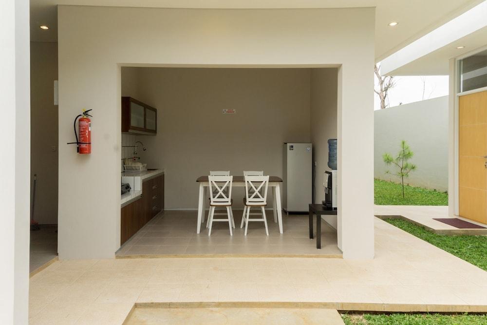 Oyo 367 Ridha Residence Bandung Esterno foto